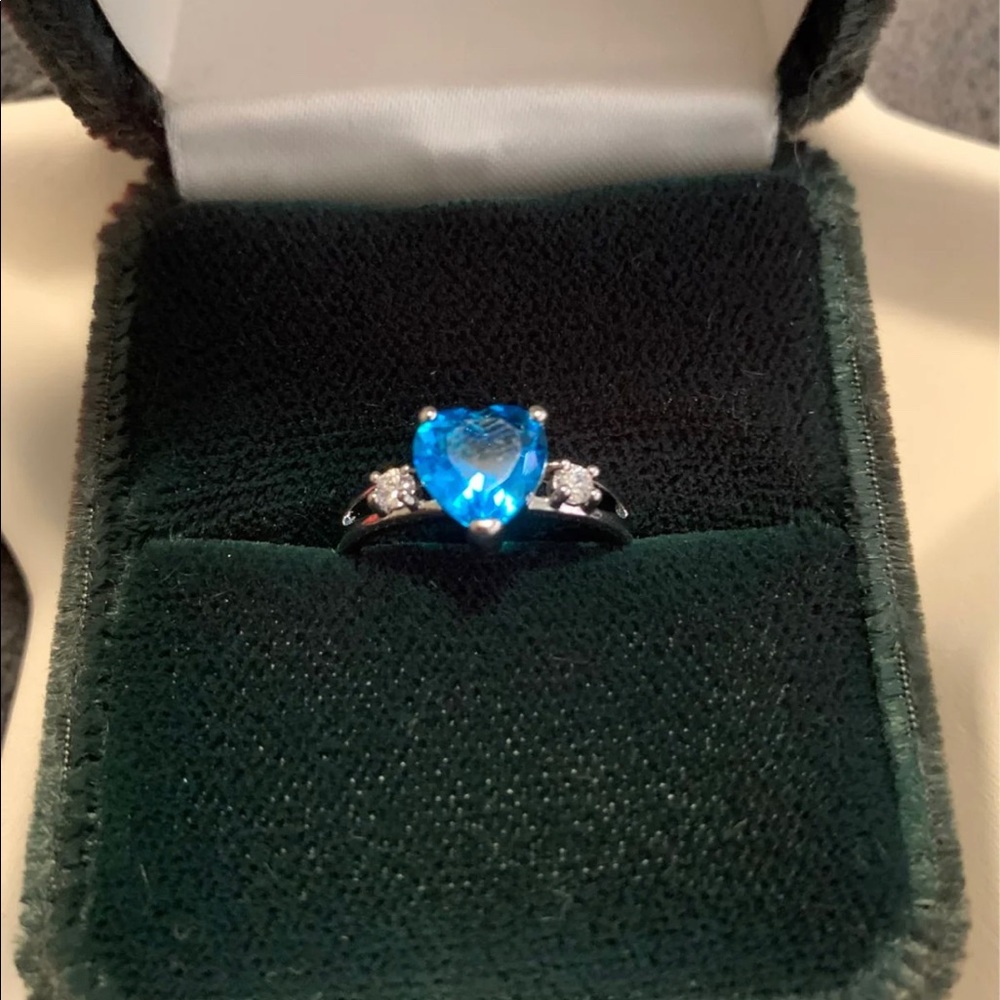 BubblyBelle Size 7 Royal Blue Heart Shaped Ring